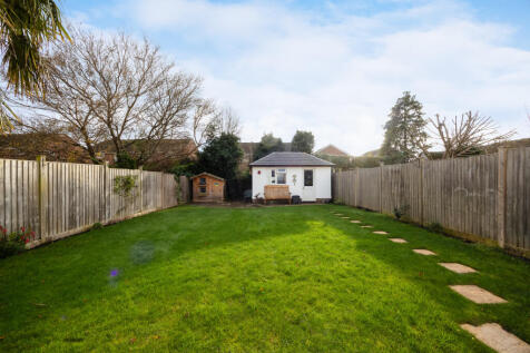 29 Woodford Close HP19 7FS-11