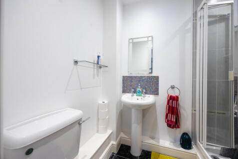 29 Woodford Close HP19 7FS-16