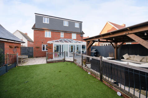 2 Cheddington Grove, HP22 7AB-10