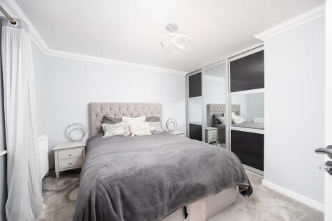 2 Cheddington Grove, HP22 7AB-23