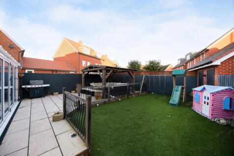 2 Cheddington Grove, HP22 7AB-5
