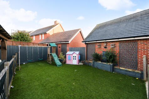 2 Cheddington Grove, HP22 7AB-9