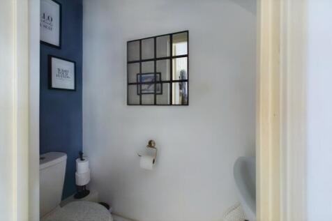 CAM04968G0-PR0011-STILL015