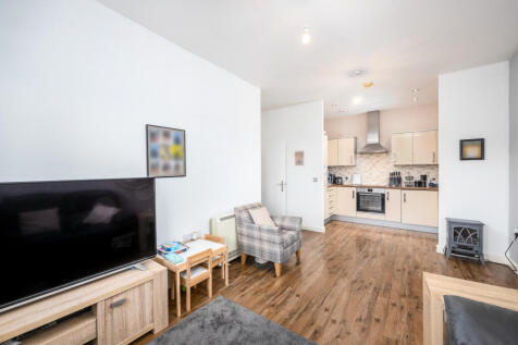 27 Broka Court, Aylesbury HP19 7HX-14