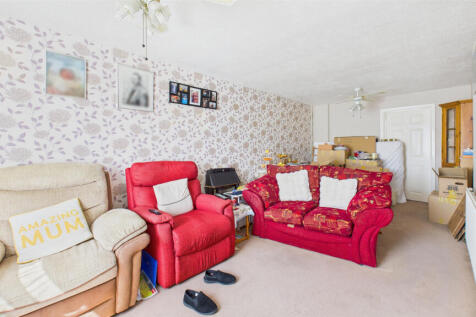 CAM04968G0-PR0041-STILL008
