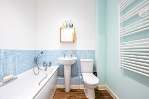27 Broka Court, Aylesbury HP19 7HX-2