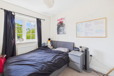 CAM04968G0-PR0056-STILL023