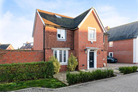 2 Cheddington Grove, HP22 7AB-1