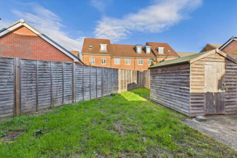 CAM04968G0-PR0073-STILL008