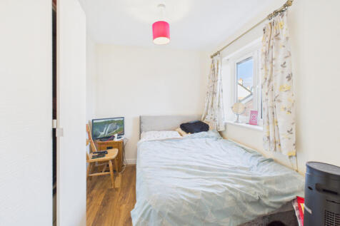 CAM04968G0-PR0073-STILL019