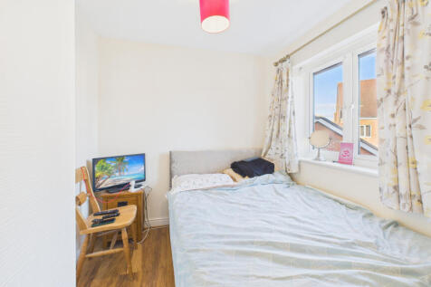 CAM04968G0-PR0073-STILL020