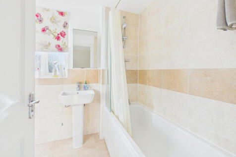 CAM04968G0-PR0073-STILL017