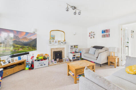 CAM04968G0-PR0075-STILL009