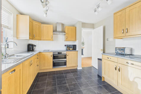 CAM04968G0-PR0080-STILL008