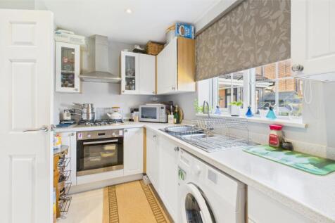 CAM04968G0-PR0037-STILL003