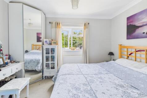 CAM04968G0-PR0037-STILL013