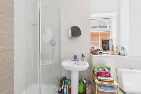 CAM04968G0-PR0037-STILL014