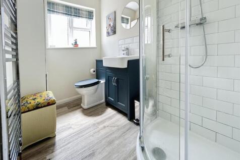 SHOWER ROOM/WC
