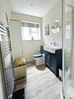 SHOWER ROOM/WC