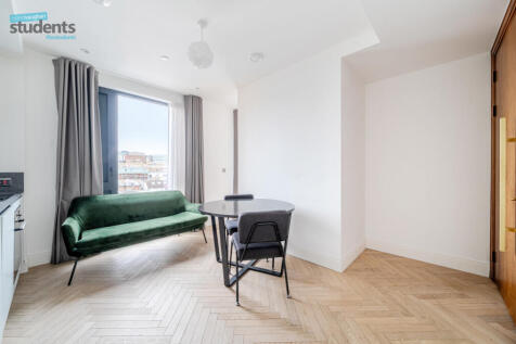 c040b7b1-8af0-43a...