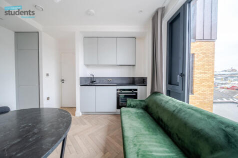 53f3aa26-d719-40e...