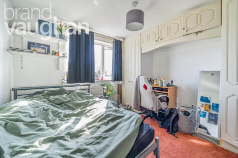 9de47962-f64e-4de...