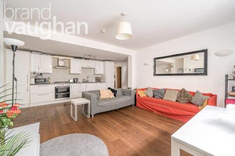 Living/Kitchen Area