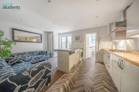 6674d411-8bb4-421...