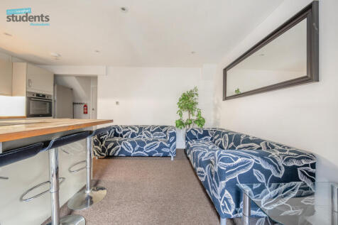 d32eb27e-b31a-413...