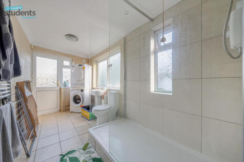 b508b27b-01bf-41f...