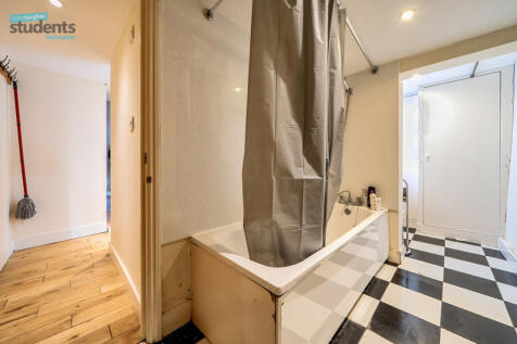 9be27eab-e7ee-438...