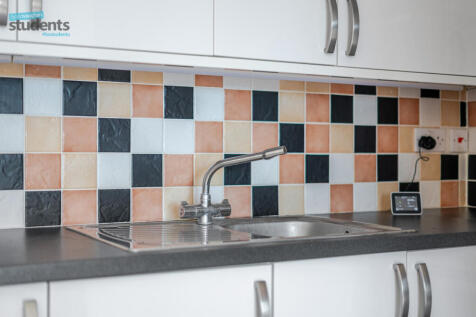 1b436846-3243-433...