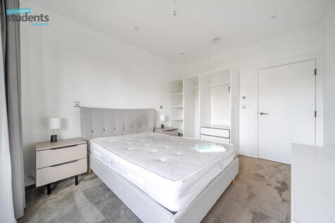 98696a8e-b126-4d3...