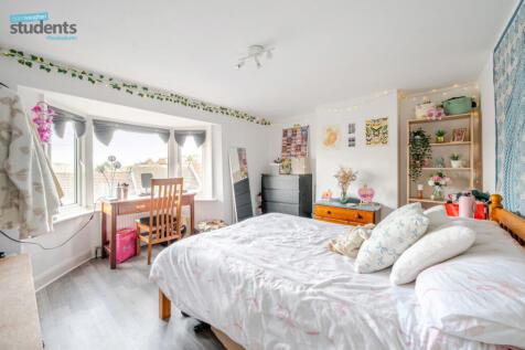 d899122b-6c39-4b8...