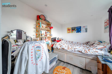 f2a9f8c8-706a-428...