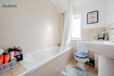 13974733-e576-4d6...