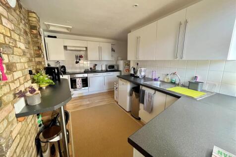 Kitchen 2.jpg