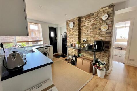 Kitchen 1.jpg