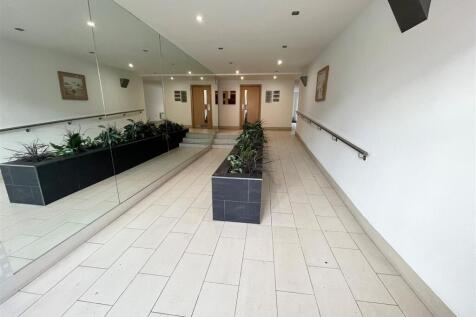 foyer.jpg
