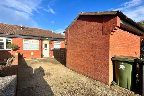 16a The Mixies, Stotfold - Main.jpg