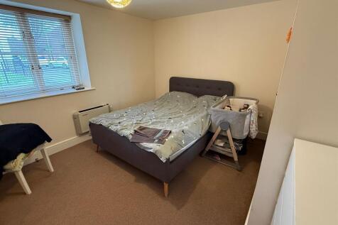 Bed1.jpg