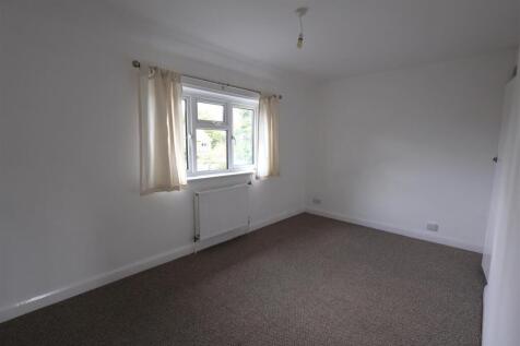 Bedroom 2.JPG