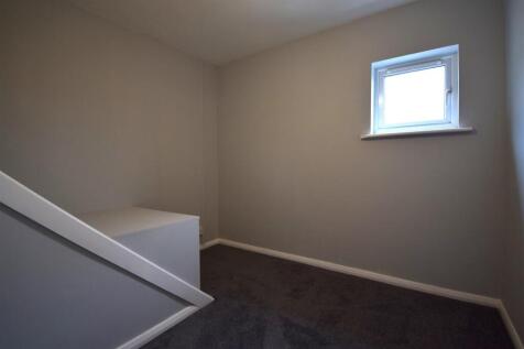 Bedroom 2.JPG
