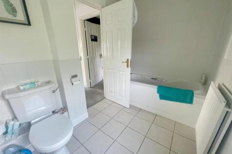 Bathroom.jpg