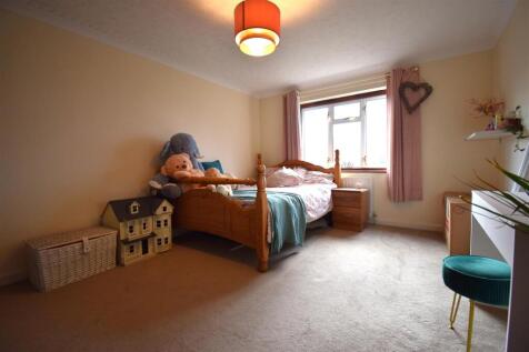 Bedroom 2.JPG