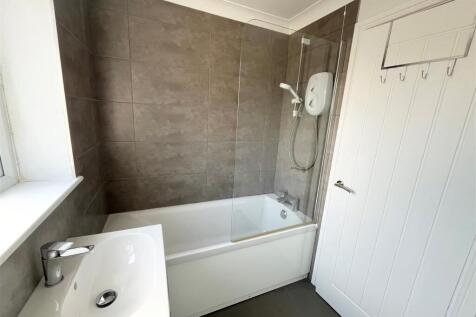 Bathroom2.jpg