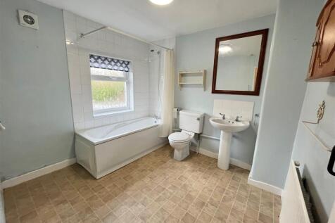 Bathroom.jpg