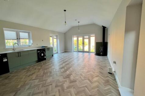 Living area.jpg