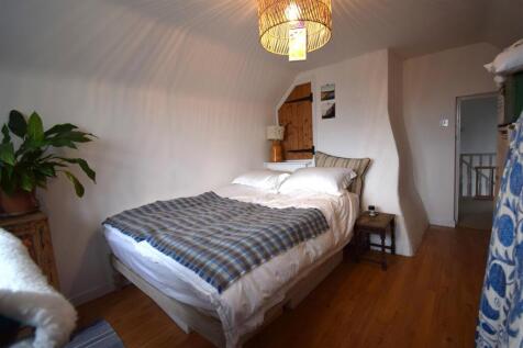 Bedroom 1.JPG