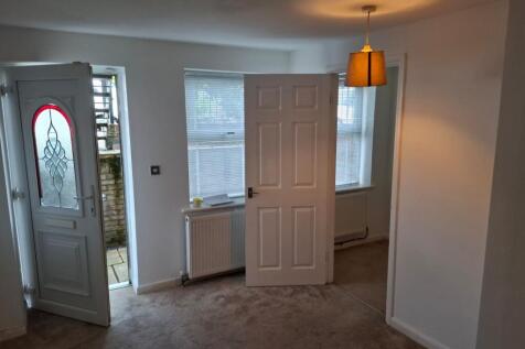 entrance &amp; living